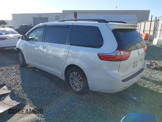 2016 Toyota Sienna XLE with VIN 5TDYK3DC9GS754220, listed as a IAAI auction lot 41303870 with 152,758 mi miles. Bid and sale history available at carsss.com. Image 3.