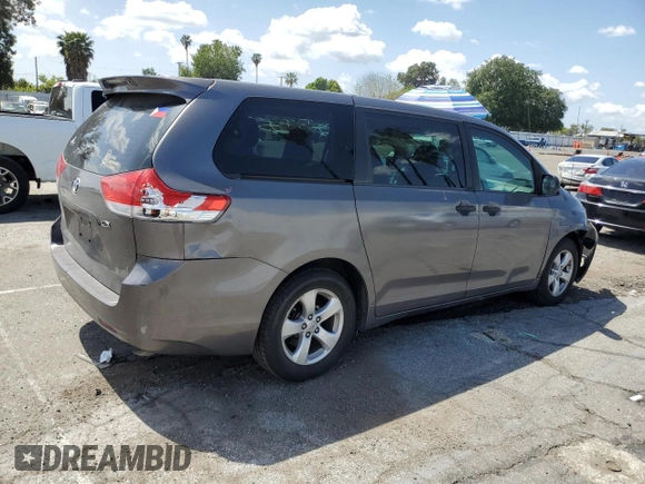 2014 Toyota Sienna L z VIN 5TDZK3DC0ES409479, wystawiony jako Copart lot #51643485 z przebiegiem 119 709 mil mil oraz Szkoda całkowita • Salvage title. Historia ofert i sprzedaży dostępna na DreamBid. Obrazek 3.