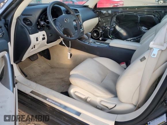 2010 Lexus IS 350 C z VIN JTHFE2C21A2500726, wystawiony jako Copart lot #85692954 z przebiegiem 29 038 mil mil oraz Nie do naprawy • Non repairable. Historia ofert i sprzedaży dostępna na DreamBid. Obrazek 8.