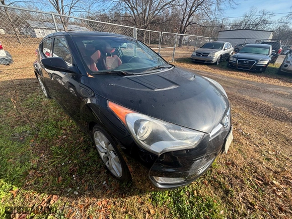 2013 Hyundai Veloster w/Black Int with VIN KMHTC6AD1DU132719, listed as a Copart auction lot 43299225 with 154,128 mi miles and Clean Title. Bid and sale history available at carsss.com. Image 1.