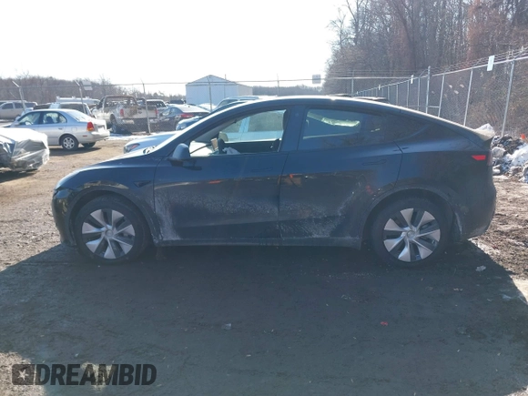 2022 Tesla Model Y Long Range with VIN 7SAYGDEE7NF316856, listed as a IAAI auction lot 41452234 with Not Provided miles and . Bid and sale history available at carsss.com. Image 14.