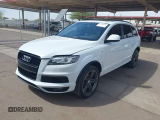 2013 Audi Q7 3.0T S line Prestige with VIN WA1DGAFE6DD006769, listed as a IAAI auction lot 41902696 with 221,058 mi miles. Bid and sale history available at carsss.com. Image 2.