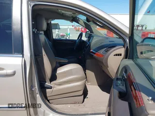2012 Chrysler Town & Country Touring with VIN 2C4RC1BG7CR345261, listed as a IAAI auction lot 41777203 with 158,732 mi miles. Bid and sale history available at carsss.com. Image 5.