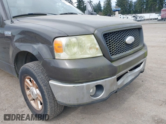 2006 Ford F-150 XLT z VIN 1FTPW14576FA26769, wystawiony jako IAAI lot #41896873 z przebiegiem 276 266 mil mil oraz . Historia ofert i sprzedaży dostępna na DreamBid. Obrazek 15.