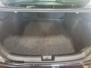 2024 Volkswagen Jetta S z VIN 3VW5M7BU5RM054887, wystawiony jako IAAI lot #42852694 z przebiegiem 25 677 mil mil oraz . Historia ofert i sprzedaży dostępna na DreamBid. Obrazek 28.