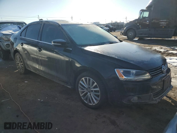 2013 Volkswagen Jetta SEL с VIN 3VWLX7AJ8DM407833, выставлен на аукционе Copart как лот 42220985 с пробегом 119 346 миль миль и Списание • Salvage title. История ставок и продаж доступна на DreamBid. Изображение 4.