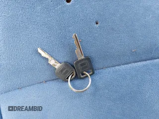 1993 Chevrolet Chevy Van z VIN 1GBEG25K5PF330218, wystawiony jako IAAI lot #42321737 z przebiegiem 203 157 mil mil oraz . Historia ofert i sprzedaży dostępna na DreamBid. Obrazek 11.