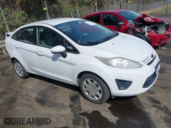 2013 Ford Fiesta S z VIN 3FADP4AJ9DM191664, wystawiony jako IAAI lot #41827196 z przebiegiem 111 982 mil mil oraz . Historia ofert i sprzedaży dostępna na DreamBid. Obrazek 1.