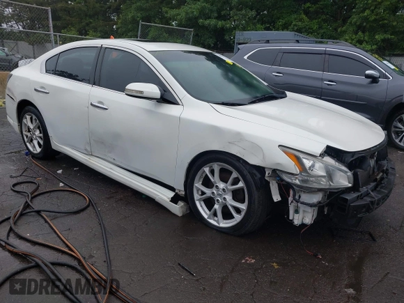2013 Nissan Maxima SV z VIN 1N4AA5AP2DC820343, wystawiony jako IAAI lot #42520118 z przebiegiem 89 078 mil mil oraz . Historia ofert i sprzedaży dostępna na DreamBid. Obrazek 1.