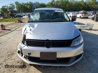2014 Volkswagen Jetta TDI w/Premium/Nav z VIN 3VWLL7AJ4EM266658, wystawiony jako Copart lot #50797425 z przebiegiem 121 835 mil mil oraz Nie do naprawy • Non repairable. Historia ofert i sprzedaży dostępna na DreamBid. Obrazek 5.