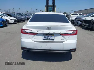 2025 Toyota Camry LE z VIN 4T1DAACK8SU029853, wystawiony jako IAAI lot #41813312 z przebiegiem 25 522 mil mil oraz . Historia ofert i sprzedaży dostępna na DreamBid. Obrazek 17.