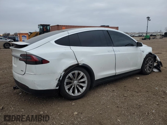 2016 Tesla Model X 70D z VIN 5YJXCBE25GF016928, wystawiony jako Copart lot #83615564 z przebiegiem Nie podano mil oraz Szkoda całkowita • Salvage title. Historia ofert i sprzedaży dostępna na DreamBid. Obrazek 3.