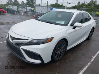2023 Toyota Camry SE z VIN 4T1G11AK4PU738724, wystawiony jako IAAI lot #42123044 z przebiegiem 58 659 mil mil oraz . Historia ofert i sprzedaży dostępna na DreamBid. Obrazek 21.