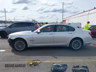 2011 BMW 7 Series 740i z VIN WBAKA4C53BC612440, wystawiony jako IAAI lot #42003297 z przebiegiem 130 655 mil mil oraz . Historia ofert i sprzedaży dostępna na DreamBid. Obrazek 15.