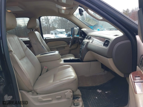 2012 Chevrolet Suburban LT with VIN 1GNSCJE02CR109193, listed as a IAAI auction lot 41541994 with 175,287 mi miles. Bid and sale history available at carsss.com. Image 5.