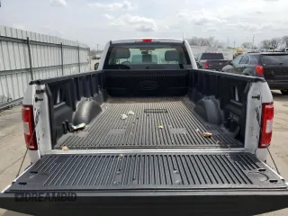 2018 Ford F-150 XL с VIN 1FTMF1CB5JKD15787, выставлен на аукционе Copart как лот 54633335 с пробегом 132 464 миль миль и Списание • Salvage title. История ставок и продаж доступна на DreamBid. Изображение 10.