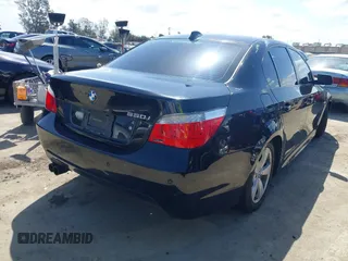2008 BMW 5 Series 550i with VIN WBANW53598CT53966, listed as a IAAI auction lot 41947937 with 177,610 mi miles. Bid and sale history available at carsss.com. Image 4.