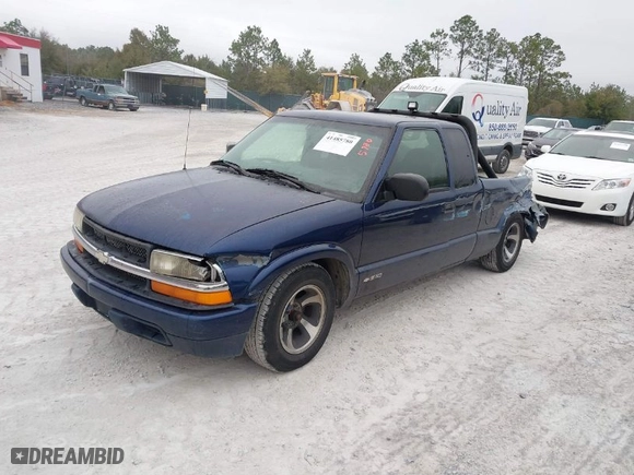 1999 Chevrolet S-10 LS with VIN 1GCCS19X8X8168896, listed as a IAAI auction lot 41485780 with 218,436 mi miles. Bid and sale history available at carsss.com. Image 2.