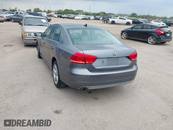 2012 Volkswagen Passat SE с VIN 1VWBP7A38CC070562, выставлен на аукционе IAAI как лот 42422441 с пробегом 182 237 миль миль и . История ставок и продаж доступна на DreamBid. Изображение 3.