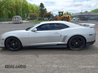 2013 Chevrolet Camaro SS с VIN 2G1FK1EJXD9112353, выставлен на аукционе IAAI как лот 42196264 с пробегом 71 339 миль миль и . История ставок и продаж доступна на DreamBid. Изображение 14.