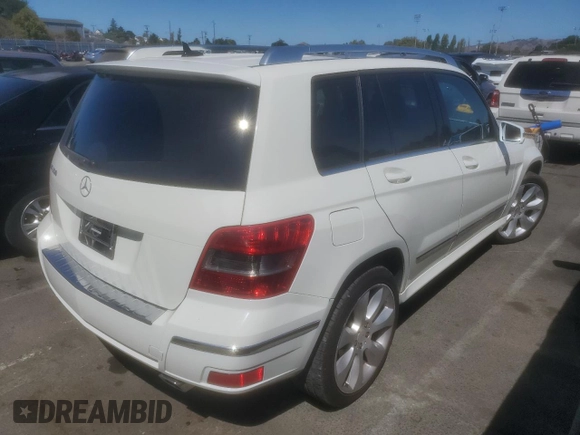 2011 Mercedes-Benz GLK 350 with VIN WDCGG5GB0BF609405, listed as a Copart auction lot 70653754 with 84,937 mi miles and Salvage Title. Bid and sale history available at DreamBid. Image 3.