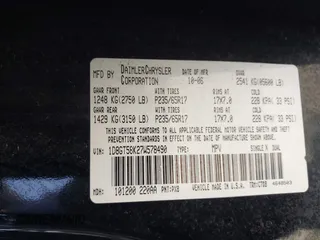 2007 Dodge Nitro SLT z VIN 1D8GT58K27W578490, wystawiony jako IAAI lot #42335125 z przebiegiem 125 826 mil mil oraz . Historia ofert i sprzedaży dostępna na DreamBid. Obrazek 9.