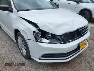 2015 Volkswagen Jetta SE z VIN 3VWD17AJ8FM323116, wystawiony jako IAAI lot #42246679 z przebiegiem 175 446 mil mil oraz . Historia ofert i sprzedaży dostępna na DreamBid. Obrazek 6.
