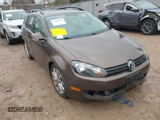 2012 Volkswagen Jetta SportWagen TDI w/Sunroof with VIN 3VWPL7AJ6CM647247, listed as a IAAI auction lot 42042449 with 186,015 mi miles. Bid and sale history available at carsss.com. Image 1.