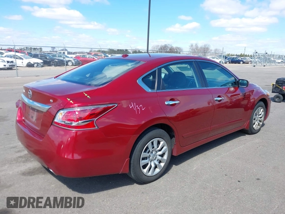 2015 Nissan Altima S with VIN 1N4AL3AP1FN342728, listed as a IAAI auction lot 42033113 with 106,397 mi miles and . Bid and sale history available at carsss.com. Image 4.