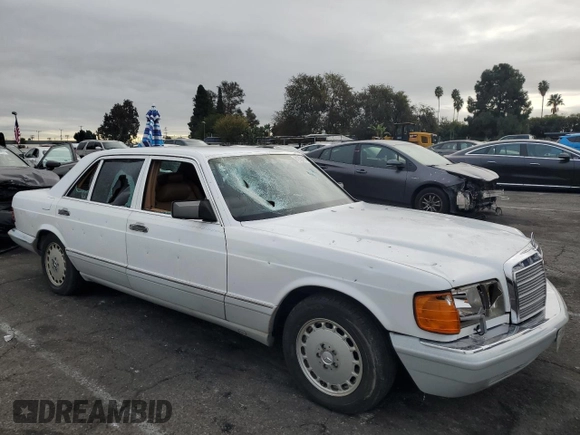 1989 Mercedes-Benz 560 with VIN WDBCA39E2KA479060, listed as a Copart auction lot 81924154 with 172,377 mi miles and Salvage Title. Bid and sale history available at DreamBid. Image 4.