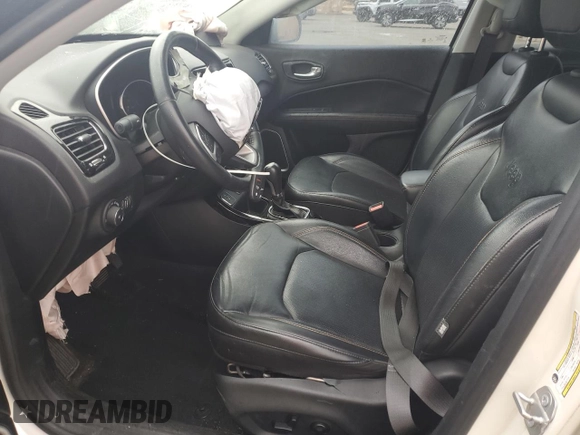 2018 Jeep Compass Limited z VIN 3C4NJCCB3JT338482, wystawiony jako Copart lot #49899105 z przebiegiem 122 386 mil mil oraz Szkoda całkowita • Salvage title. Historia ofert i sprzedaży dostępna na DreamBid. Obrazek 7.
