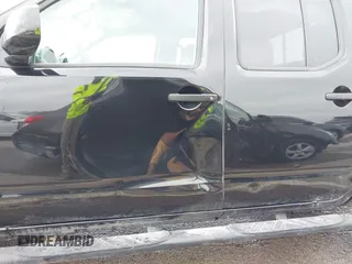 2019 Nissan Frontier SV z VIN 1N6AD0ER5KN797638, wystawiony jako IAAI lot #42479962 z przebiegiem 98 620 mil mil oraz . Historia ofert i sprzedaży dostępna na DreamBid. Obrazek 6.