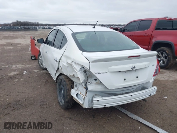 2019 Nissan Versa SV z VIN 3N1CN7AP3KL845999, wystawiony jako IAAI lot #41488079 z przebiegiem 120 491 mil mil oraz . Historia ofert i sprzedaży dostępna na DreamBid. Obrazek 6.