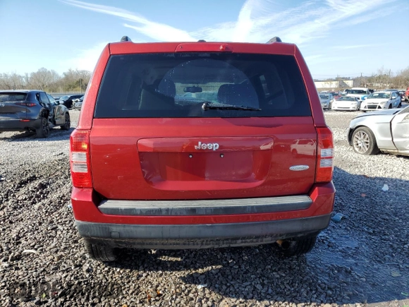 2016 Jeep Patriot Latitude z VIN 1C4NJPFAXGD640313, wystawiony jako Copart lot #41603235 z przebiegiem 112 119 mil mil oraz Szkoda całkowita • Salvage title. Historia ofert i sprzedaży dostępna na DreamBid. Obrazek 6.