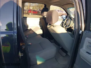 2006 Dodge Dakota SLT with VIN 1D7HW48N96S671842, listed as a IAAI auction lot 41286872 with 192,914 mi miles. Bid and sale history available at carsss.com. Image 8.
