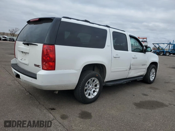 2014 GMC Yukon XL SLT with VIN 1GKS2KE74ER103417, listed as a Copart auction lot 53877545 with 188,084 mi miles and Salvage Title. Bid and sale history available at carsss.com. Image 3.