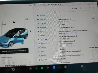 2021 Tesla Model 3 Standard Range Plus z VIN 5YJ3E1EA8MF978095, wystawiony jako Copart lot #45689495 z przebiegiem 44 375 mil mil oraz Szkody całkowita. Historia ofert i sprzedaży dostępna na DreamBid. Obrazek 9.