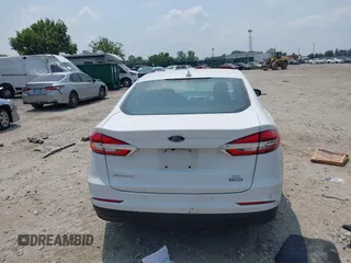 2020 Ford Fusion SE with VIN 3FA6P0LUXLR155881, listed as a IAAI auction lot 42426199 with 103,809 mi miles and . Bid and sale history available at DreamBid. Image 17.