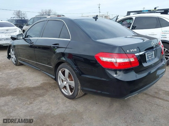 2011 Mercedes-Benz E-Class E 350 Luxury with VIN WDDHF5GB1BA272288, listed as a IAAI auction lot 41835654 with 160,807 mi miles. Bid and sale history available at carsss.com. Image 3.