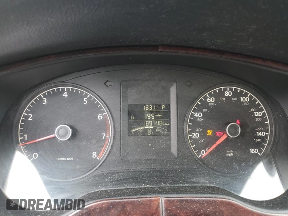 2011 Volkswagen Jetta SEL with VIN 3VWLZ7AJ1BM304504, listed as a Copart auction lot 60991215 with 189,148 mi miles and Salvage title. Bid and sale history available at DreamBid. Image 9.
