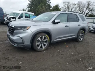 2025 Honda Pilot Touring with VIN 5FNYG1H76SB100632, listed as a Copart auction lot 51610255 with 3,113 mi miles and Salvage Title. Bid and sale history available at carsss.com. Image 1.