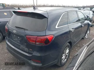 2019 Kia Sorento LX with VIN 5XYPGDA33KG529370, listed as a IAAI auction lot 41667904 with 173,123 mi miles. Bid and sale history available at carsss.com. Image 4.
