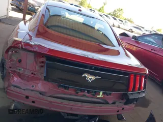 2019 Ford Mustang EcoBoost z VIN 1FA6P8TH6K5186130, wystawiony jako IAAI lot #42324251 z przebiegiem 82 674 mil mil oraz . Historia ofert i sprzedaży dostępna na DreamBid. Obrazek 17.