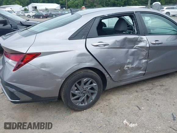 2024 Hyundai Elantra SEL с VIN KMHLM4DG1RU677138, выставлен на аукционе IAAI как лот 42788855 с пробегом 36 696 миль миль и . История ставок и продаж доступна на DreamBid. Изображение 6.
