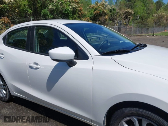 2016 Scion iA z VIN 3MYDLBZVXGY122157, wystawiony jako IAAI lot #41991308 z przebiegiem 133 026 mil mil oraz . Historia ofert i sprzedaży dostępna na DreamBid. Obrazek 13.