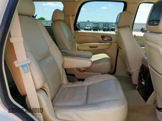 2008 Cadillac Escalade z VIN 1GYEC638X8R166660, wystawiony jako Copart lot #58272785 z przebiegiem 129 470 mil mil oraz Szkoda całkowita • Salvage title. Historia ofert i sprzedaży dostępna na DreamBid. Obrazek 11.