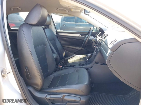 2015 Volkswagen Passat 1.8T Wolfsburg Ed with VIN 1VWAT7A37FC045499, listed as a IAAI auction lot 42020337 with 171,804 mi miles. Bid and sale history available at carsss.com. Image 5.
