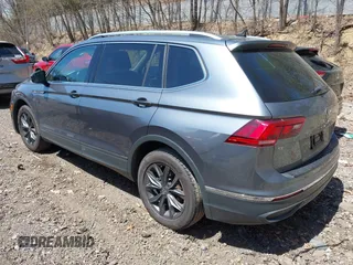 2022 Volkswagen Tiguan SE with VIN 3VV2B7AXXNM019538, listed as a IAAI auction lot 42109211 with 30,576 mi miles and . Bid and sale history available at DreamBid. Image 3.