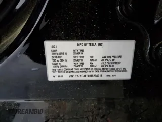 2021 Tesla Model Y Long Range z VIN 5YJYGAEE0MF298016, wystawiony jako Copart lot #55916955 z przebiegiem 59 578 mil mil oraz Szkoda całkowita • Salvage title. Historia ofert i sprzedaży dostępna na DreamBid. Obrazek 13.