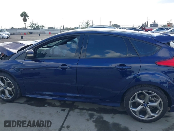 2017 Ford Focus ST with VIN 1FADP3L91HL343926, listed as a IAAI auction lot 41558099 with 62,670 mi miles and . Bid and sale history available at carsss.com. Image 13.